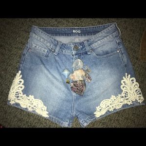High waisted denim shorts,Cream Lace detail